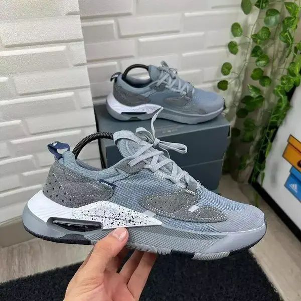Nike Jordan Cadence Gris Gris