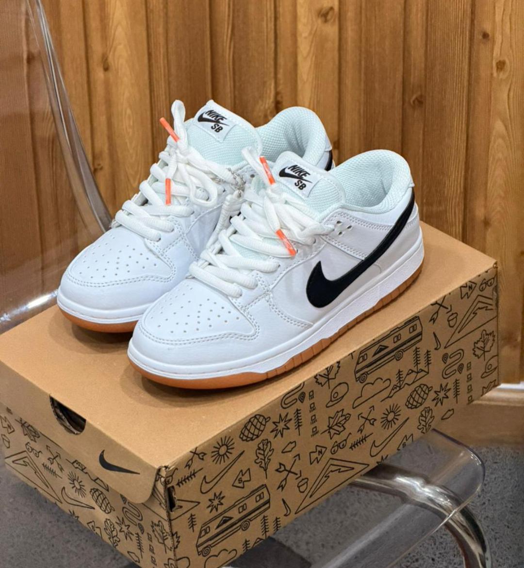 Nike SB Dunk Low Blanco